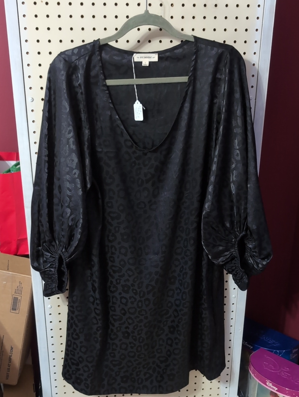 eesome Black Satin Leopard-Print Tunic